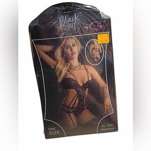 2 Piece Embroidered Lace Strappy  Garter Teddy & Stockings NWT Black